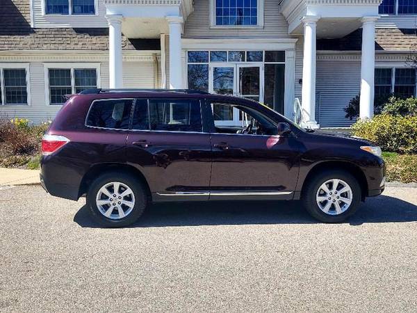 2012 Toyota Highlander Nav, Back up, Leather, 3Thd Row Seating for sale in Holliston, MA – photo 2