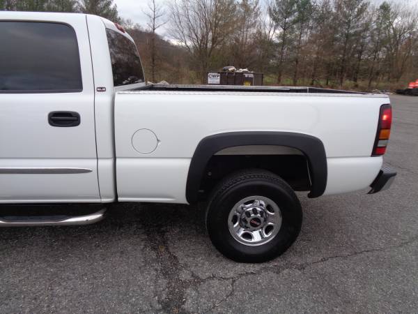 2007 GMC Sierra 2500HD Crew Cab Short Bed, 1 Owner, No Rust for sale in Waynesboro, PA – photo 4