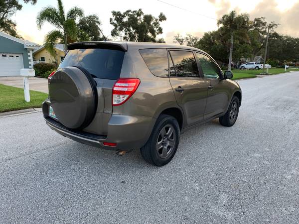 Toyota RAV4 excellent condition for sale in Clearwater, FL – photo 3