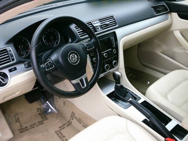2012 Volkswagen Passat TDI SE-Heated Leather! Nav! Sunroof! - cars &... for sale in Silvis, IA – photo 12