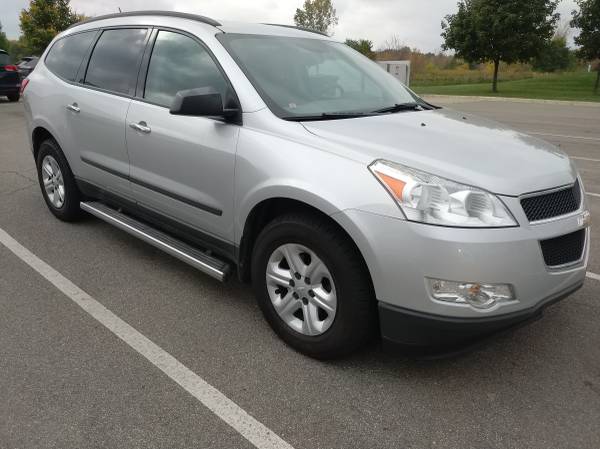2011 Chevrolet Traverse FOR SALE - cars & trucks - by owner -... for sale in Lansing, MI – photo 10