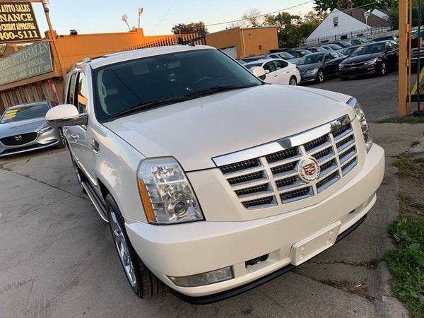 2009 Cadillac Escalade Base AWD 4dr SUV w/V8 Ultra Luxury Collection... for sale in Detroit, MI – photo 4