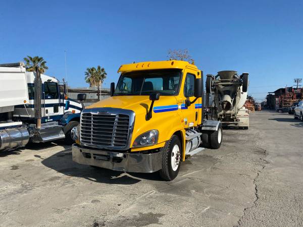 2013 FREIGHTLINER CASCADIA SINGLE AXLE CA COMPLIANT DEF ! - cars & for sale in Independence, CA – photo 4