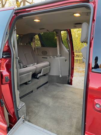EXTRA CLEAN DODGE CARAVAN HANDICAP WHEELCHAIR ACCESSIBLE MOBILITY... for sale in SKOKIE, WI – photo 9