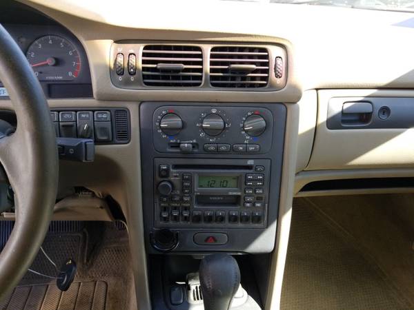 2000 VOLVO V 70 PA INSPECTED TILL JULY 2021 CHEAP COMMUTER AS IS... for sale in Allentown, PA – photo 9