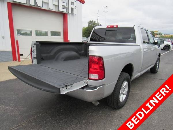 2019 Ram 1500 Classic 4WD 4D Crew Cab / Truck SLT for sale in Waterloo, IA – photo 5