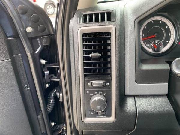 2016 Ram 1500 Express - truck - - by dealer - vehicle for sale in Manitowoc, WI – photo 9