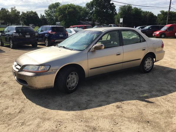 2000 Honda Accord LX - 29 MPG/hwy, good tires, AUTOMATIC, on CLEARANCE for sale in Farmington, MN – photo 2