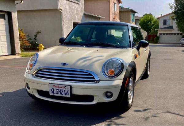 2010 Mini Cooper excellent condition - cars & trucks - by owner -... for sale in North Hills, CA – photo 4