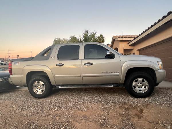 2008 Chevy Avalanche - cars & trucks - by owner - vehicle automotive... for sale in Lake Havasu City, AZ – photo 5