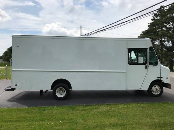 2015 Ford 16' Step Van ****INCLUDES CLOTHING POLES**** for sale in Fenton, MI – photo 6