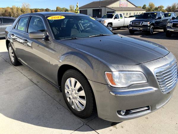 2012 Chrysler 300 4dr Sdn V6 Touring RWD - cars & trucks - by dealer... for sale in Chesaning, MI – photo 3