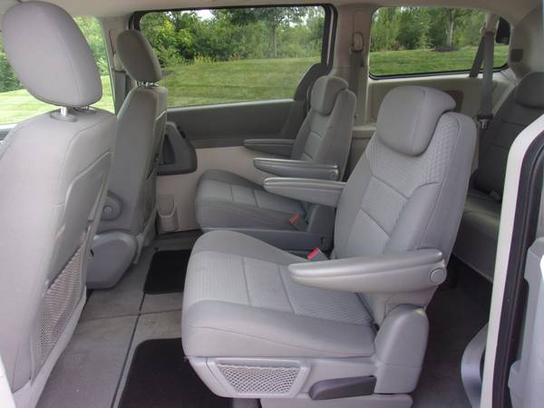 2010 DODGE GRAND CARAVAN SE - cars & trucks - by dealer - vehicle... for sale in Anderson, IN – photo 8