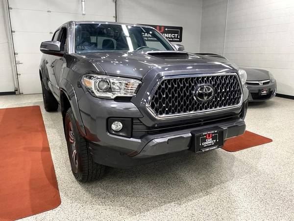 2018 Toyota Tacoma 4x4 4WD Truck SR Double Cab 5 Bed V6 AT (Natl) for sale in Eden Prairie, MN – photo 5