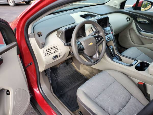 2013 Chevy Volt - Super Clean - cars & trucks - by owner - vehicle... for sale in Carol Stream, IL – photo 11