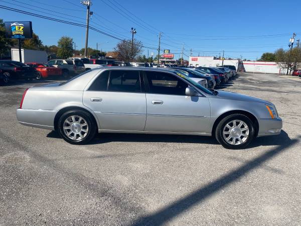 2010 CADILLAC DTS - - by dealer - vehicle automotive for sale in Indianapolis, IN – photo 2
