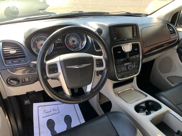 2014 Chrysler Town Country 4dr Wgn Touring w/Leather for sale in Flint, MI – photo 17