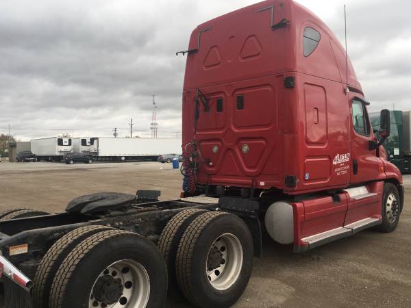Semi truck for sale for sale in Bridgeview, IL – photo 8