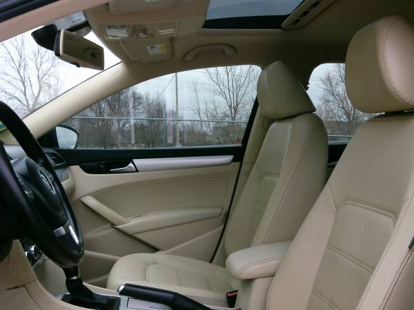 2012 Volkswagen Passat TDI SE-Heated Leather! Nav! Sunroof! - cars &... for sale in Silvis, IA – photo 13