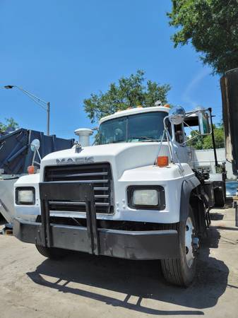 1999 Mack CH Roll Off - - by dealer - vehicle for sale in Miami, FL – photo 2