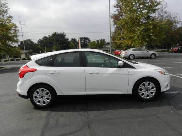 2012 Ford Focus SE Hatchback, 5 Speed Manual - cars & trucks - by... for sale in Altadena, CA – photo 7
