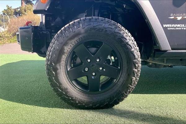 2017 Jeep Wrangler Unlimited 4x4 4WD Sahara SUV - - by for sale in Bend, OR – photo 8