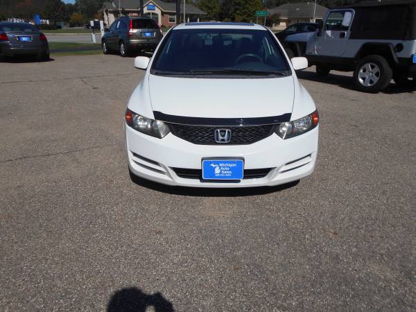 09 Honda Civic EX w/ Navigation and moonroof. Excellent condition. for sale in Kalamazoo, MI – photo 2