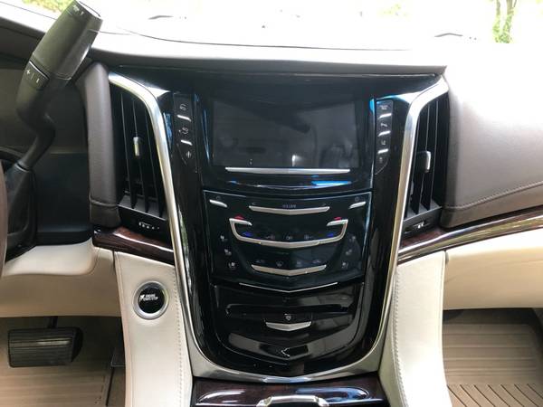 2015 Caddy Cadillac Escalade Luxury 4WD suv Pearl White for sale in Fayetteville, AR – photo 13