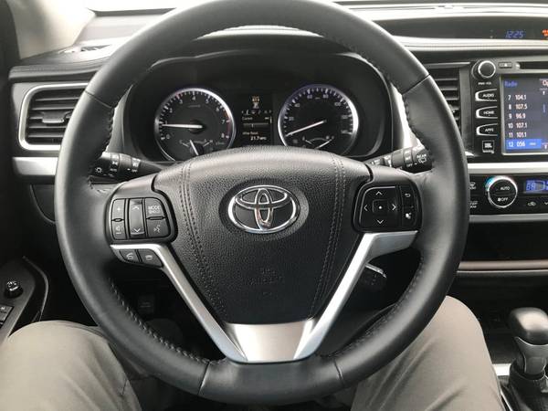 2015 Toyota Highlander Limited - cars & trucks - by owner - vehicle... for sale in Johnston, IA – photo 13
