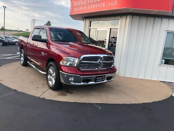 2015 RAM 1500 SLT Crew Cab SWB 4WD for sale in Dodgeville, WI – photo 4