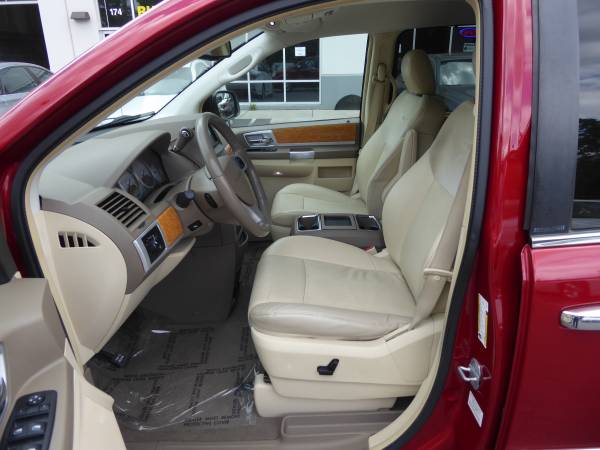 2008 Chrysler Town and Country Limited 4dr Mini Van for sale in CHANTILLY, District Of Columbia – photo 9