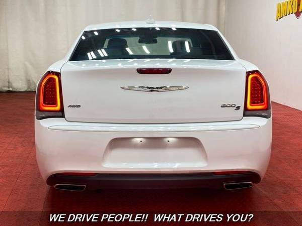 2020 Chrysler 300 Series S AWD S 4dr Sedan We Can Get You Approved for sale in Temple Hills, District Of Columbia – photo 8