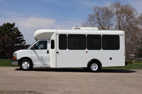 2015 Chevrolet G4500 ARBOC 15 Passenger Spirit of Mobility Shuttle for sale in Crystal Lake, WI – photo 3