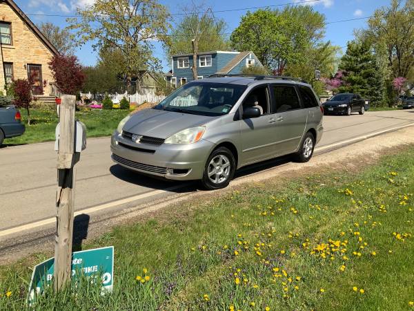2005 Toyota Sienna LE, 8 passenger for sale in West Chicago, IL – photo 2