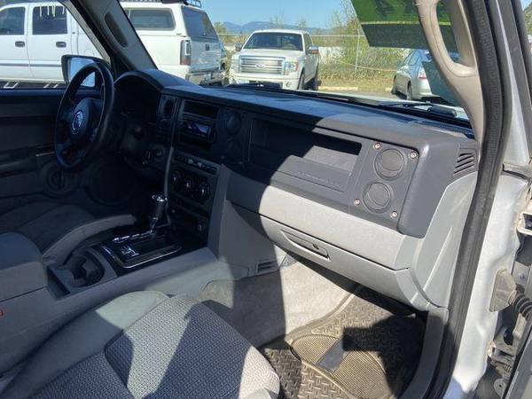 2007 Jeep Commander Sport Utility 4D - - by dealer for sale in Eugene, OR – photo 9