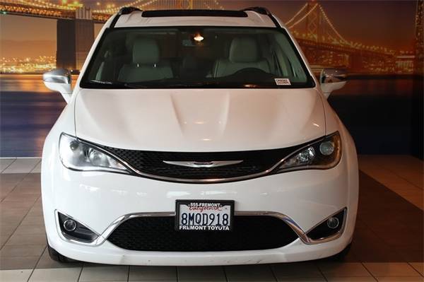 *2020* *Chrysler* *Pacifica* *Limited* - cars & trucks - by dealer -... for sale in Fremont, CA – photo 4