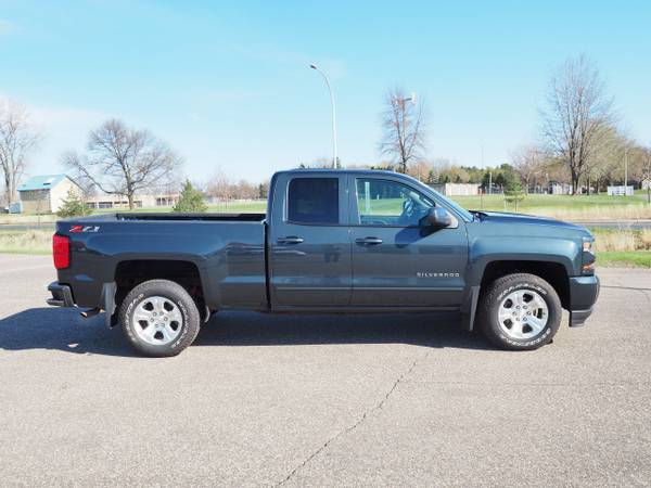 2018 Chevrolet Chevy Silverado 1500 LT Z71 - - by for sale in Hastings, MN – photo 3