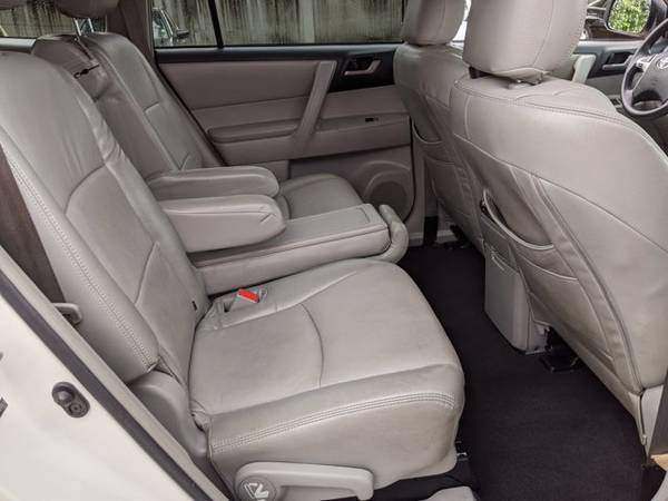 2013 Toyota Highlander Plus SKU:DS109636 SUV - cars & trucks - by... for sale in Pembroke Pines, FL – photo 21