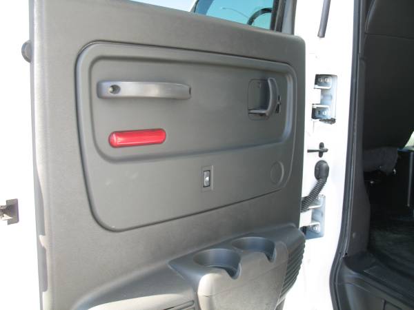 2005 GMC C6500 Crew Cab Box Truck 24FT Liftgate - - by for sale in Mesa, AZ – photo 15