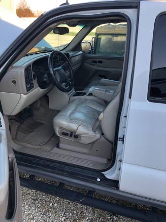2002 Z71 Chevy Suburban - cars & trucks - by owner - vehicle... for sale in Lake In The Hills, IL – photo 9