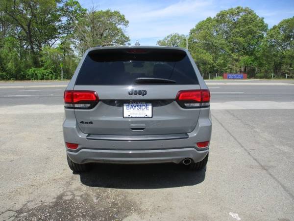 2019 Jeep Grand Cherokee Altitude suv Sting-Gray Clearcoat - cars & for sale in Bayside, NY – photo 4