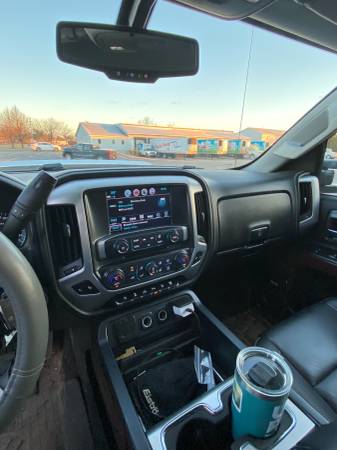 2018 GMC 2500HD Crew Cab SLT Duramax - cars & trucks - by owner -... for sale in Traverse City, MI – photo 4