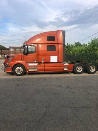 2015 15 Volvo VNL64T780 Sleeper D 13 Semi Truck for sale in Rochester, PA – photo 2