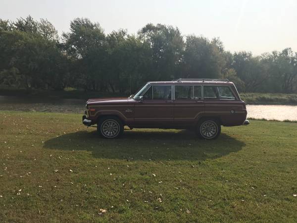 1985 Jeep Grand Waggoneer For Sale - cars & trucks - by owner -... for sale in Flandreau, SD – photo 22
