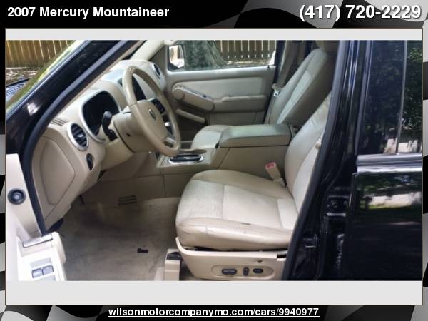 2007 Mercury Mountaineer V8 Premier 3rd row ! with Analog clock for sale in Springfield, MO – photo 16