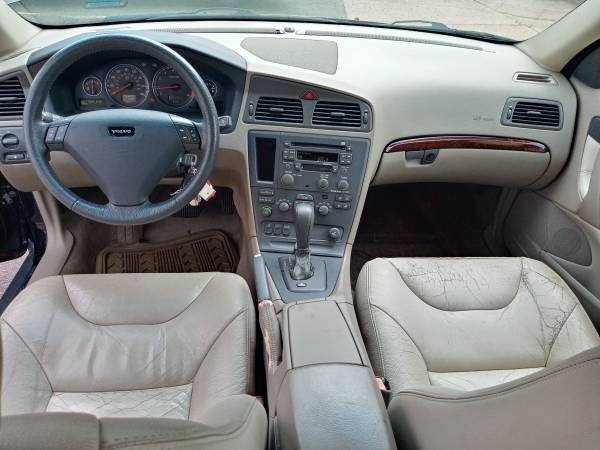 2002 Volvo S60 Turbo Auto 4drs Sunroof-Leather-Cold AC-CD player for sale in Philadelphia, PA – photo 13