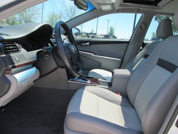 2012 Toyota Camry XLE sedan Super White - - by dealer for sale in Fayetteville, OK – photo 15