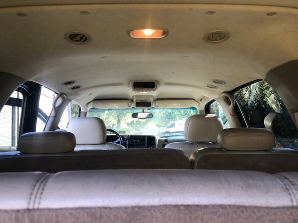 2001 Chevy Suburban 3 Row Leather seats GREAT Shape - cars & trucks... for sale in Casselberry, FL – photo 18