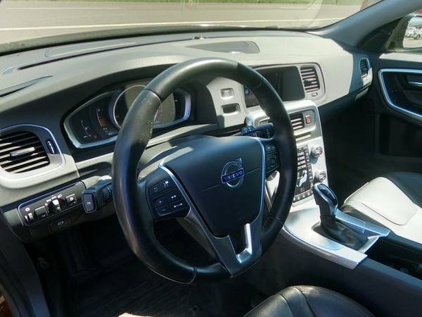 2017 Volvo V60 Cross Country AWD All Wheel Drive T5 Platinum Wagon for sale in Corvallis, OR – photo 7