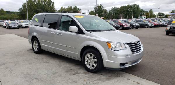 FAMILY FRIENDLY! 2009 Chrysler Town & Country 4dr Wgn Touring for sale in Chesaning, MI – photo 3
